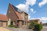 Gele Lis 21, Puttershoek: huis te koop