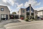 Dijkland 18, Bergen op Zoom: huis te koop